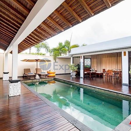 Airis Luxury Villas & Spa Ungasan  Exterior photo