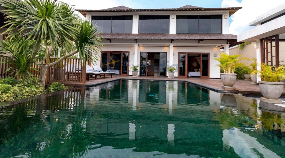 Airis Luxury Villas & Spa Ungasan  Exterior photo